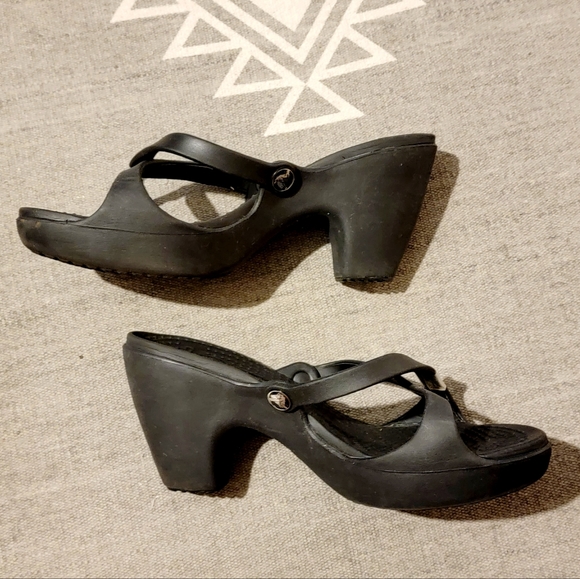 Crocs Chunky Criss-cross Heel - Picture 5 of 12